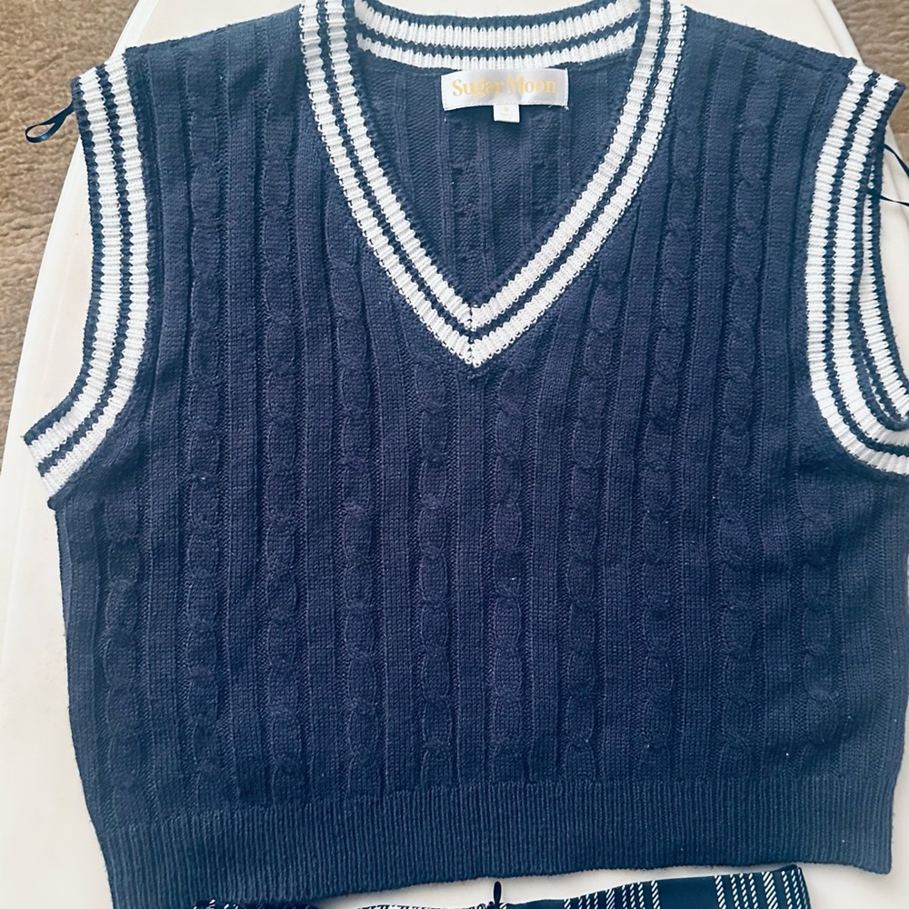 Sugar moon sweater and skirts girls large bottom 10-12